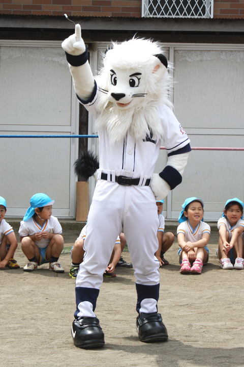 レオ君がやってきた！！: 与野本町幼稚園ブログ